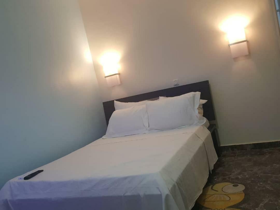 Residence Amg Five Stars Douala Bagian luar foto