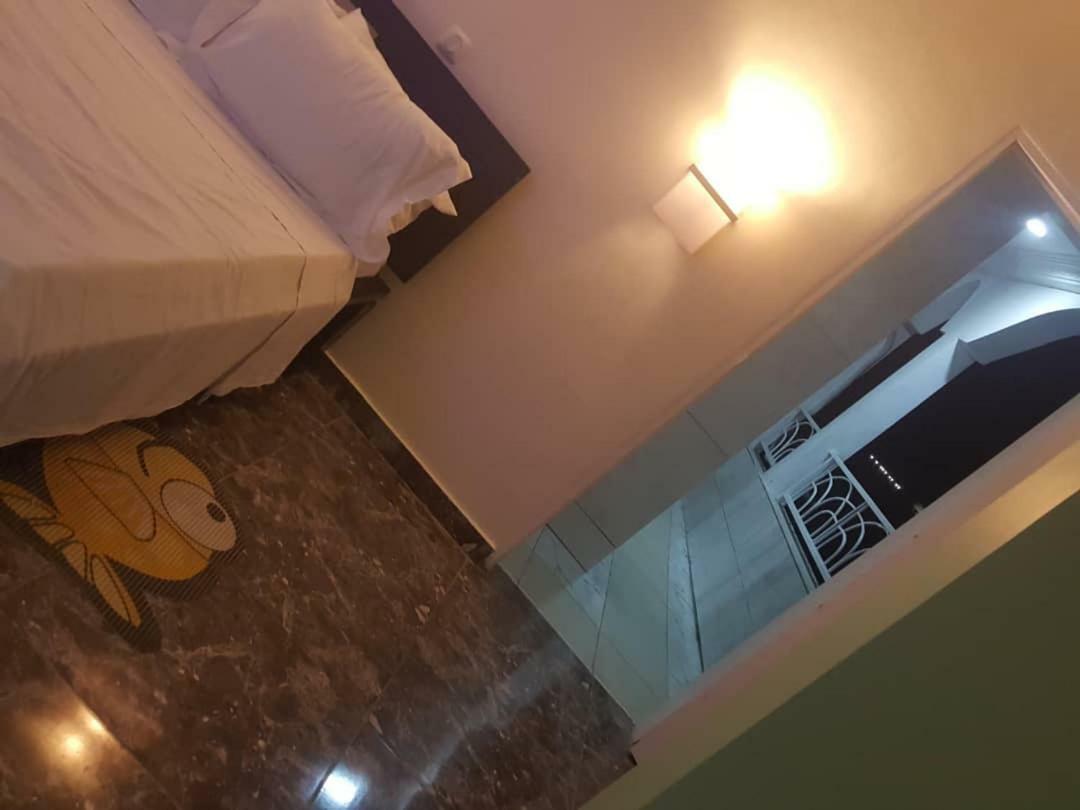 Residence Amg Five Stars Douala Bagian luar foto